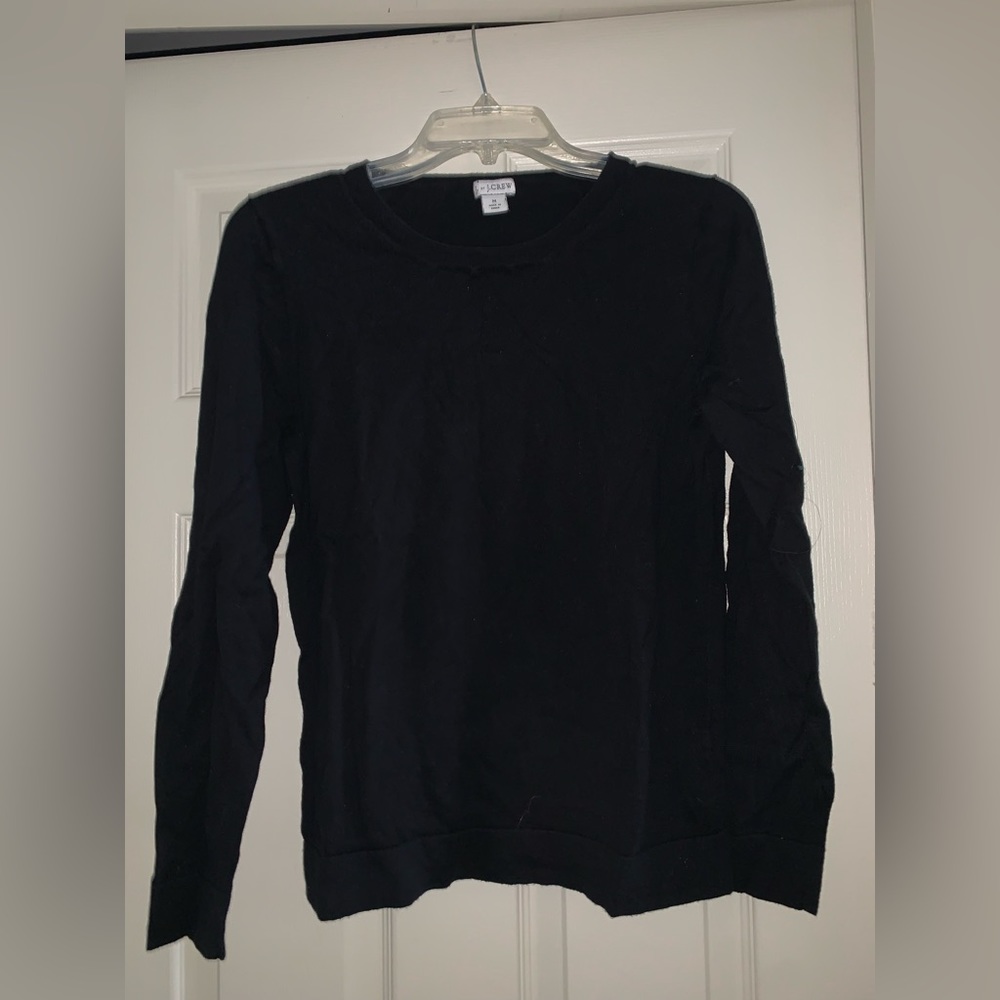 Thin Black sweater
